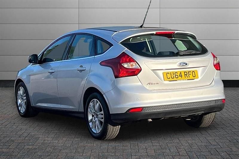 Used Ford Focus Titanium 115 HP (84 kW) 2014 Moondust silver Hatchback