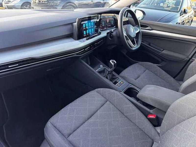 Used VW Golf VIII Life 130 HP (95 kW) 2021 Silver Hatchback