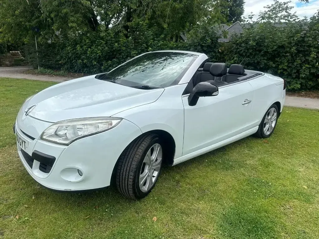 Used Renault Mégane Cabriolet Dynamique 2010 White Cabriolet