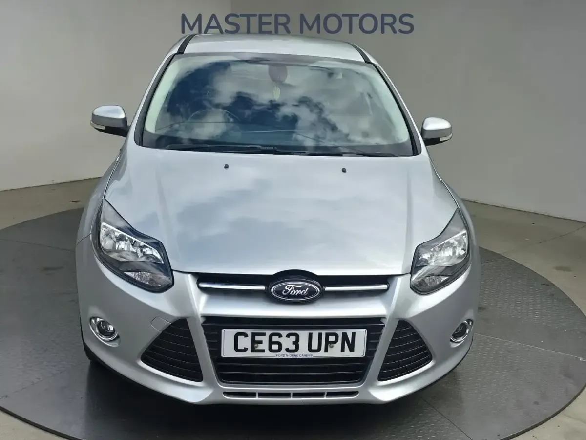 Used Ford Focus Titanium 125 HP (91 kW) 2013 Silver Hatchback