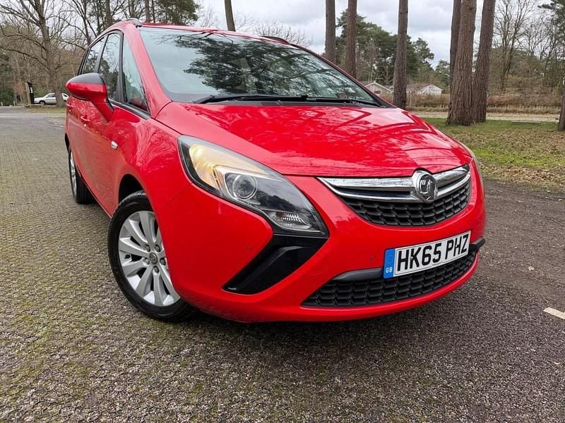 Used Vauxhall Zafira Tourer Design Edition 140 HP (102 kW) 2016 Red MPV
