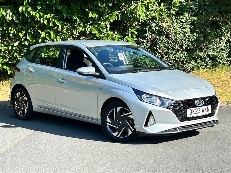 Silver Used 2023 Hyundai i20 SE Hatchback | £16,495 (A bit pricey) - Image 1/4