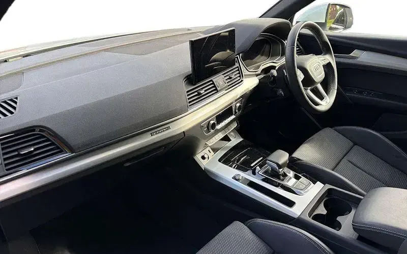 Used Audi Q5 S-Line 204 HP (150 kW) 2024 White SUV