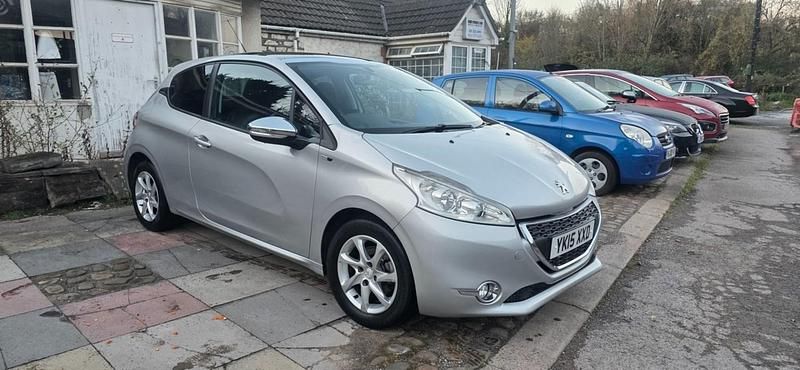 Silver Used 2015 Peugeot 208 Style Hatchback | £2,500 (Good price) - Image 1/4