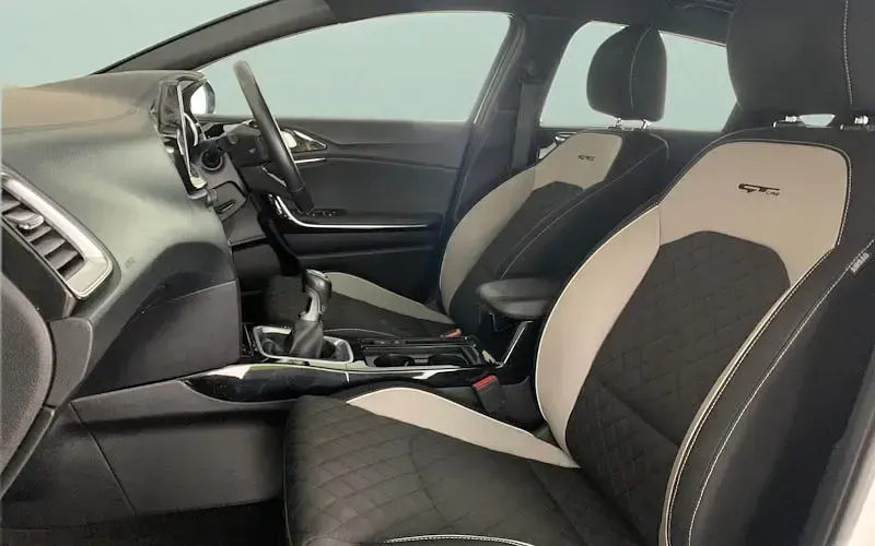Used Kia ProCeed GT-Line 136 HP (100 kW) 2019 White Estate