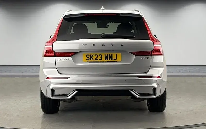 Used Volvo XC60 Ultimate 250 HP (183 kW) 2022 Silver dawn SUV