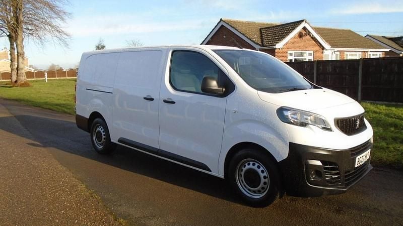 White Used 2022 Peugeot Expert Premium Van | £8,495 (Good price) - Image 1/4