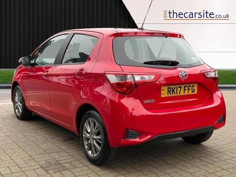 Usado Toyota Yaris 2017 Vermelho Citadino