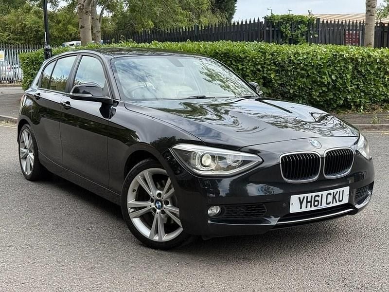 Black Used 2011 BMW 120 Comfort Edition Hatchback | £5,995 (Fair price) - Image 1/4