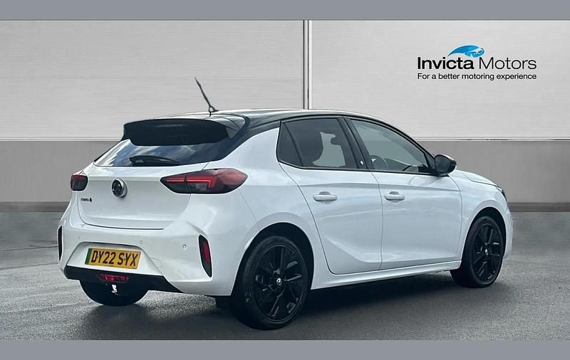 Used Vauxhall Corsa-e SRi 100 kW (136 HP) 2022 White Hatchback