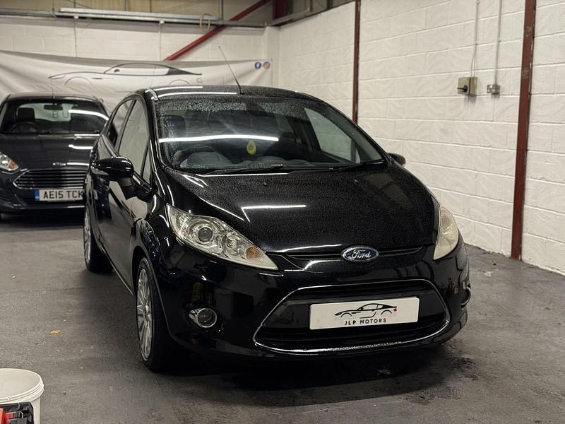 Black Used 2009 Ford Fiesta Titanium Hatchback | £2,295 (Fair price) - Image 1/4