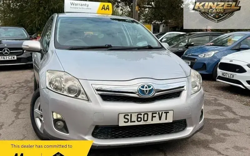 Used Toyota Auris Hybrid T4 136 HP (100 kW) 2010 Hatchback