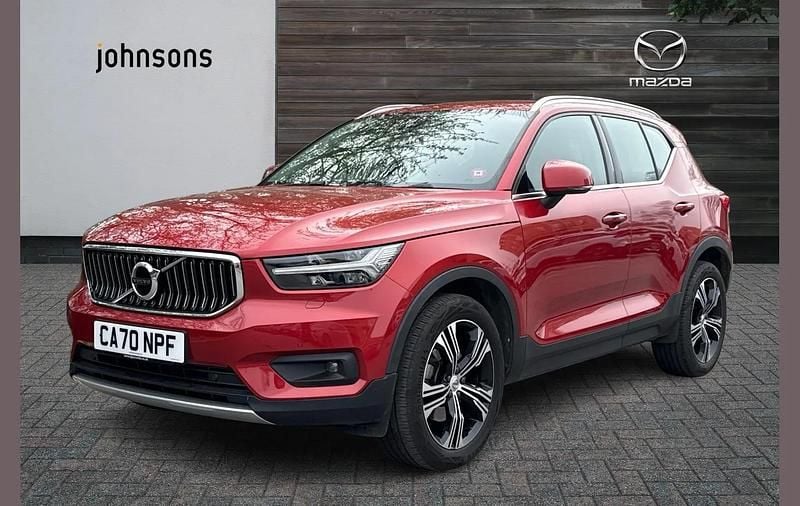 Used Volvo XC40 Inscription 197 HP (144 kW) 2021 Red SUV