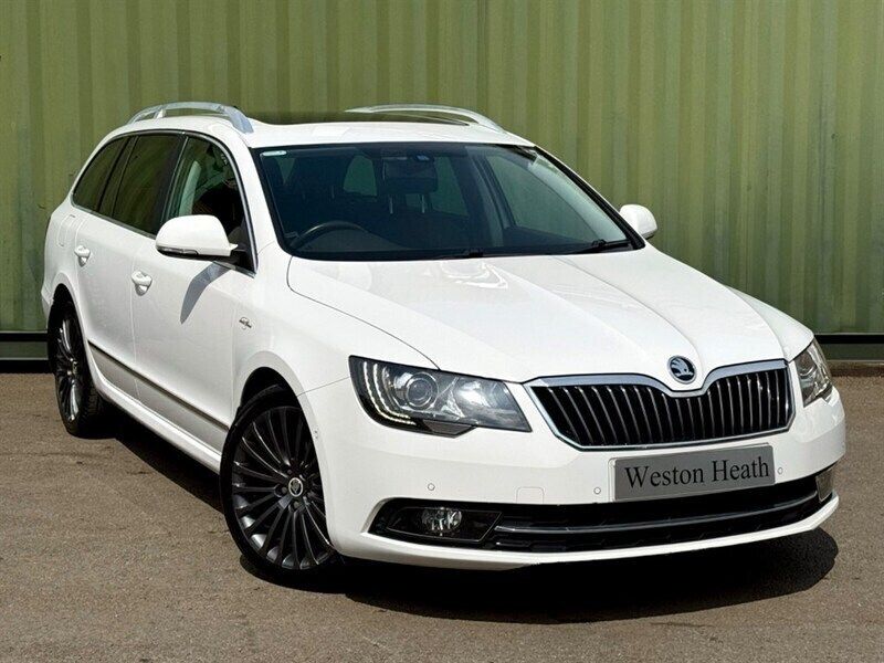 White Used 2014 Skoda Superb LAURIN & KLEMENT Estate | £11,990 (Expensive) - Image 1/1
