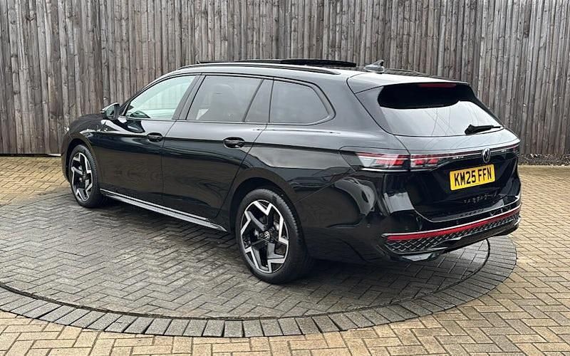 Used VW Passat R-line 272 HP (200 kW) 2025 Estate