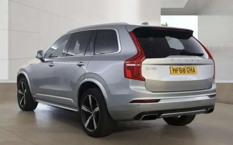 Used Volvo XC90 R-Design 235 HP (172 kW) 2018 Silver SUV