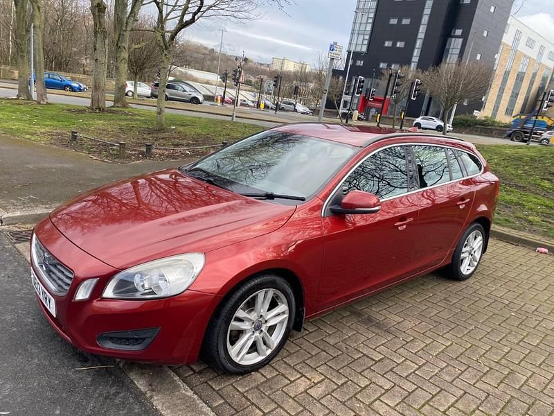 Used Volvo V60 SE 2013 Red Estate