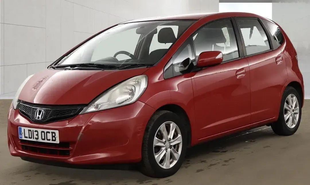 Begagnad Honda Jazz ES 99 HK (72 kW) 2013 Röd Halvkombi