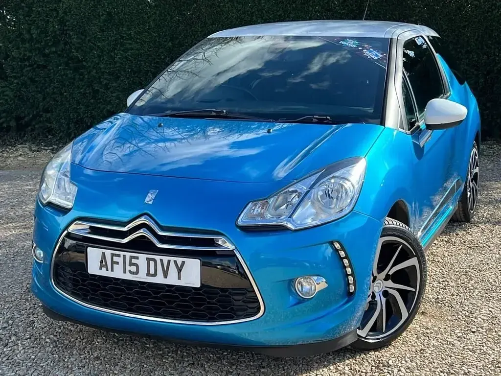 Używany Citroën DS3 90 KM (66 kW) 2015 Niebieski Hatchback