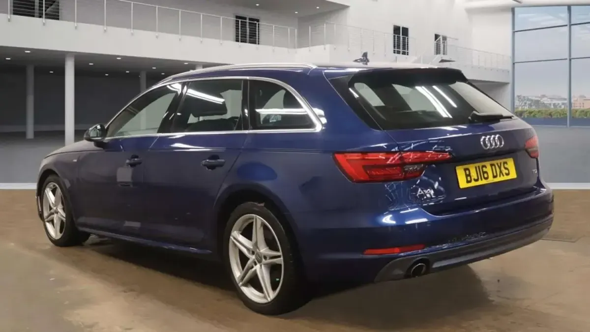 Używany Audi A4 S-Line 2016 Niebieski Kombi