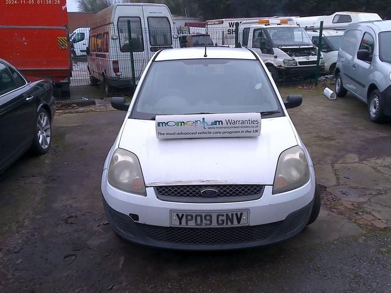 Used Ford Fiesta 70 HP (51 kW) 2009 White Van