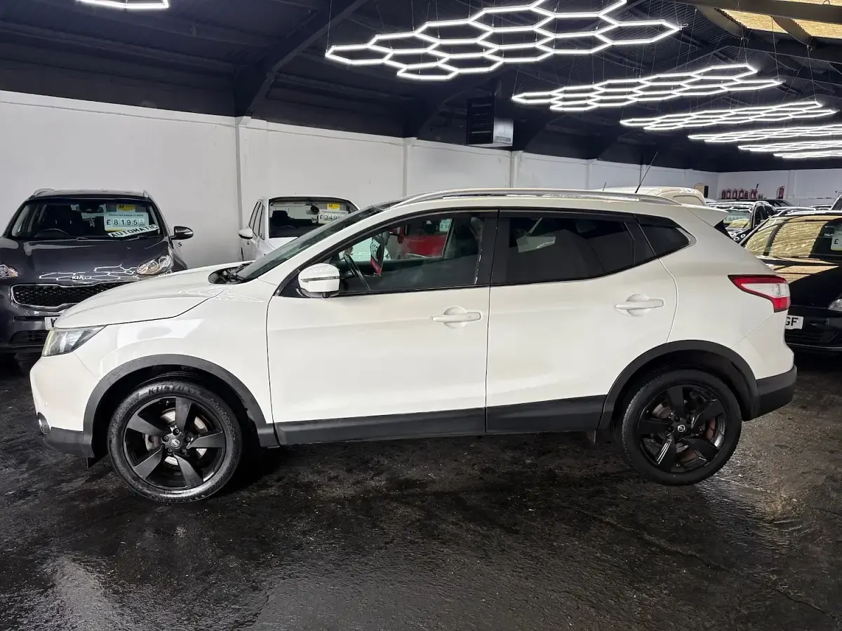 Used Nissan Qashqai N-TEC 110 HP (80 kW) 2015 White SUV