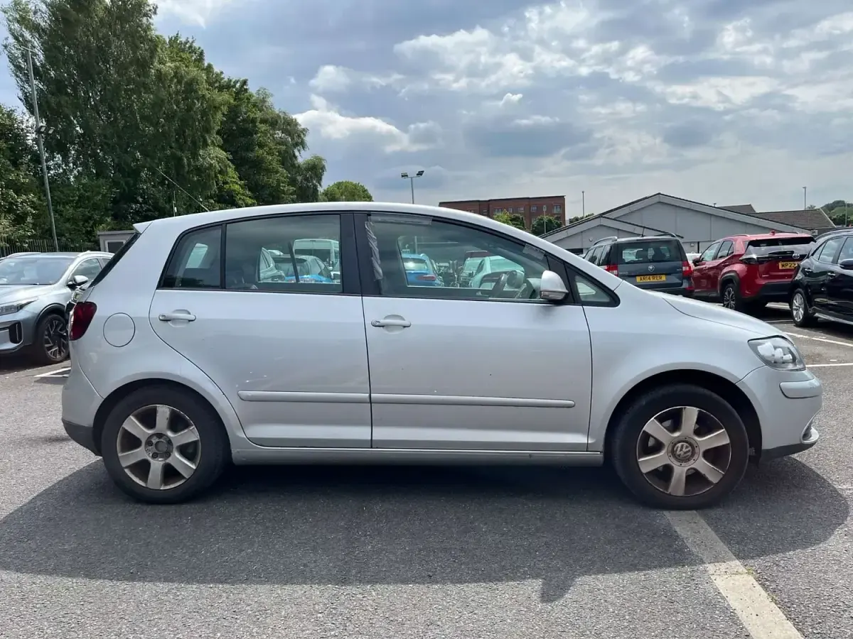 Used VW Golf IV SE 103 HP (75 kW) 2006 Silver Hatchback