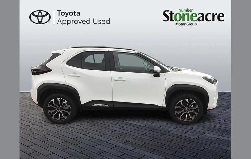 New Toyota Yaris Cross Design 113 HP (83 kW) 2025 White SUV