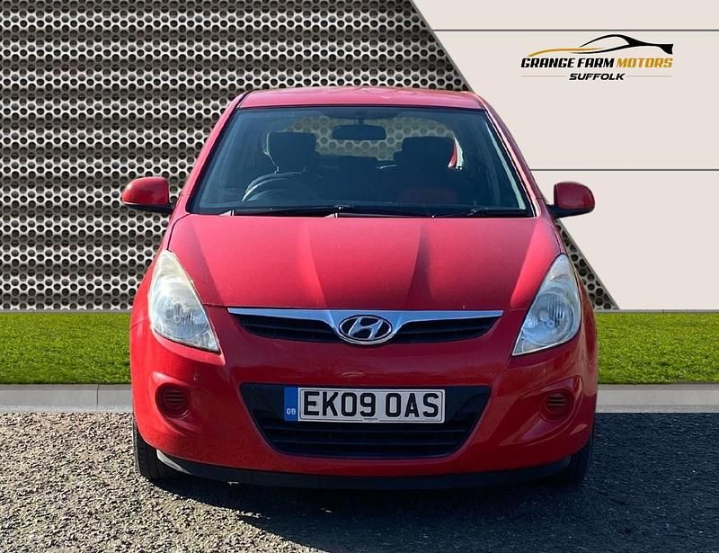 Used Hyundai i20 Comfort 77 HP (56 kW) 2009 Red Hatchback