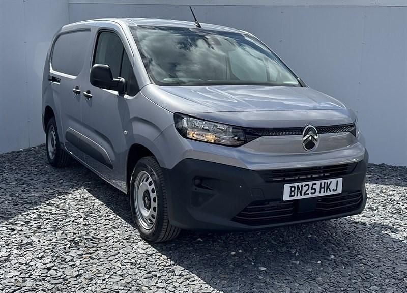 Grey New 2025 Citroën Berlingo MPV | £19,695 (Fair price) - Image 1/4