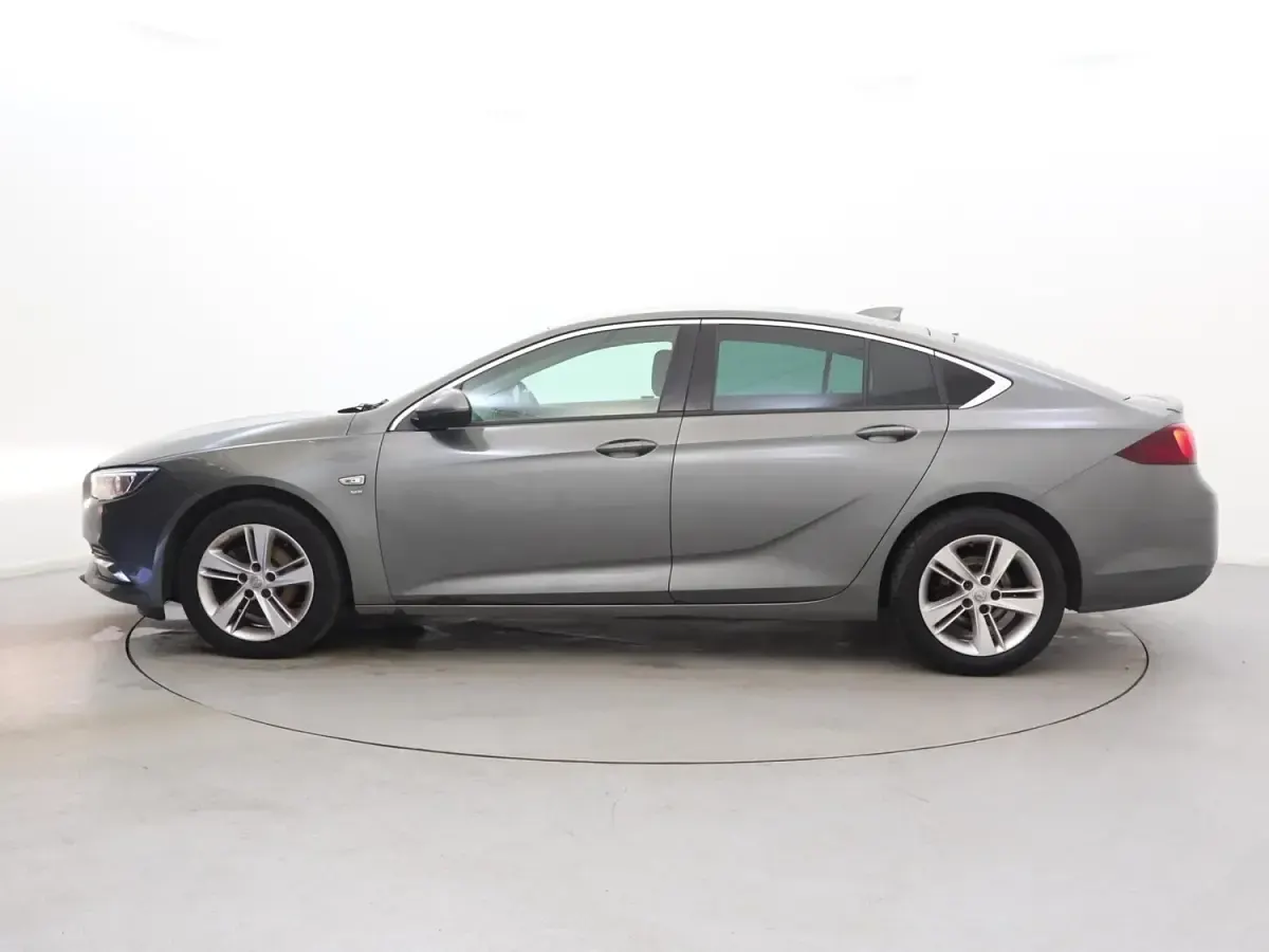 Używany Vauxhall Insignia SRi 2018 Szary Hatchback