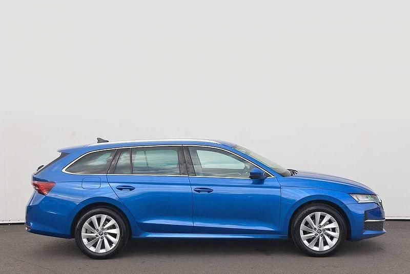 Used Skoda Octavia SE L 150 HP (110 kW) 2025 Race blue metallic Estate