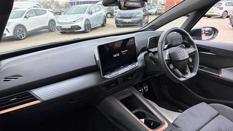 Used Cupra Born e-Boost 169 kW (231 HP) 2025 White Hatchback