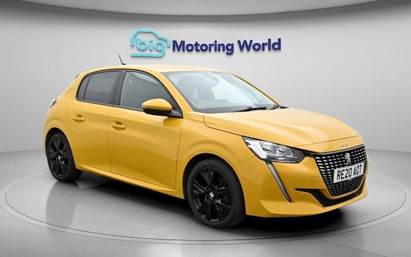 Second-hand Peugeot 208 Allure 102 CP (75 kW) 2021 Hatchback