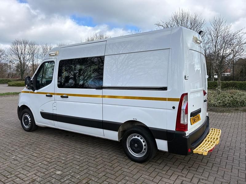 Used Vauxhall Movano 130 HP (95 kW) 2019 White MPV