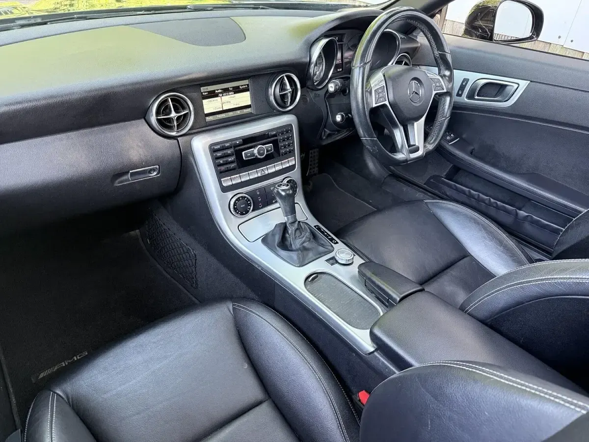 Used Mercedes SLK200 AMG 184 HP (135 kW) 2014 Black Cabriolet