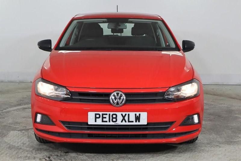 Begagnad VW Polo S 65 HK (47 kW) 2018 Röd Halvkombi