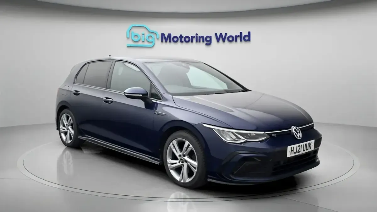 Used VW Golf VII R-line 131 HP (96 kW) 2021 Hatchback