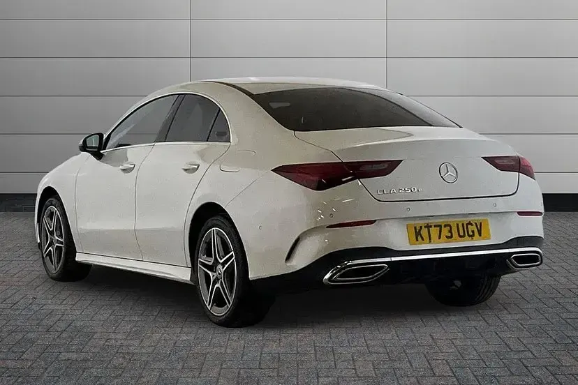 Used Mercedes CLA250 Executive 215 HP (158 kW) 2023 Digital white Coupe