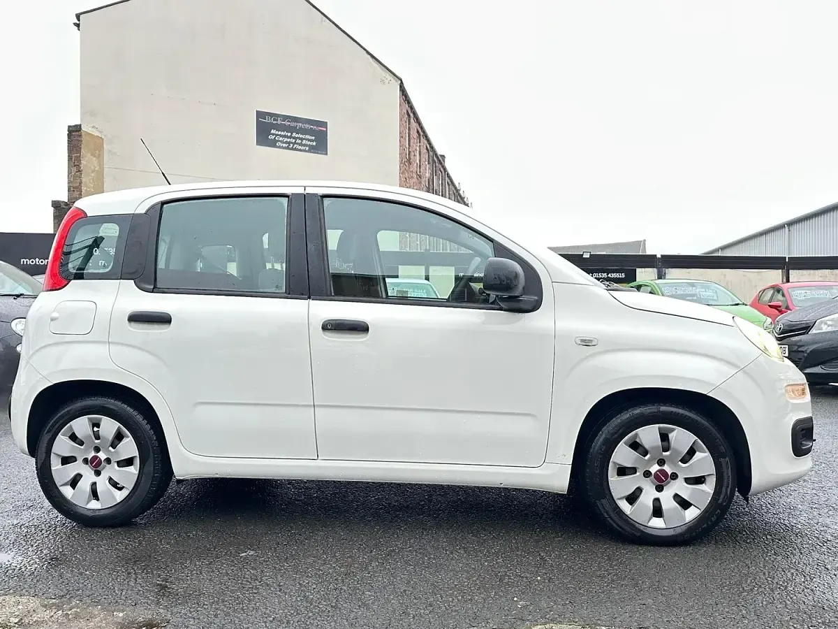 Used Fiat Panda Pop 69 HP (50 kW) 2012 White Hatchback
