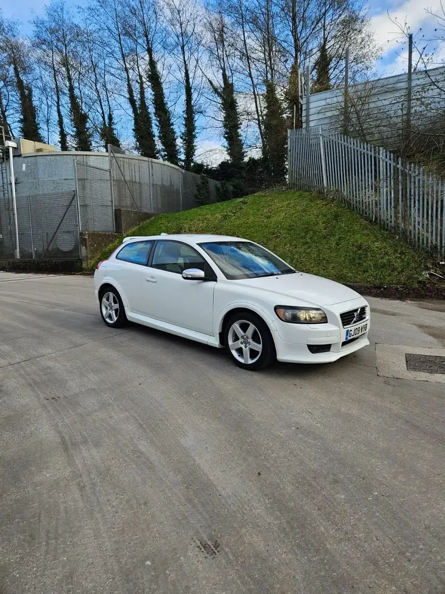 Usado Volvo C30 R-Design 100 HP (73 kW) 2009 Branco Citadino