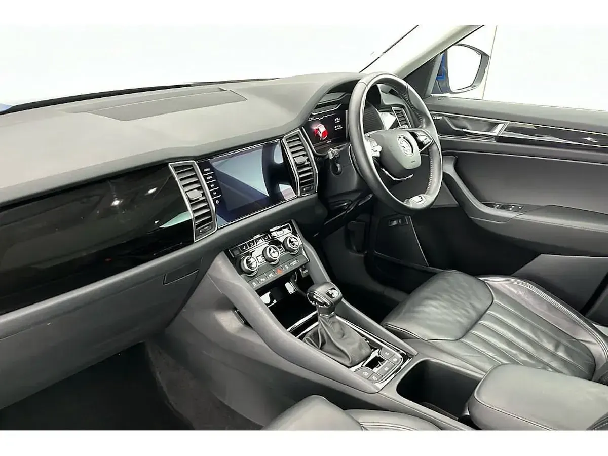 Used Skoda Kodiaq LAURIN & KLEMENT 150 HP (110 kW) 2021 Race blue metallic SUV
