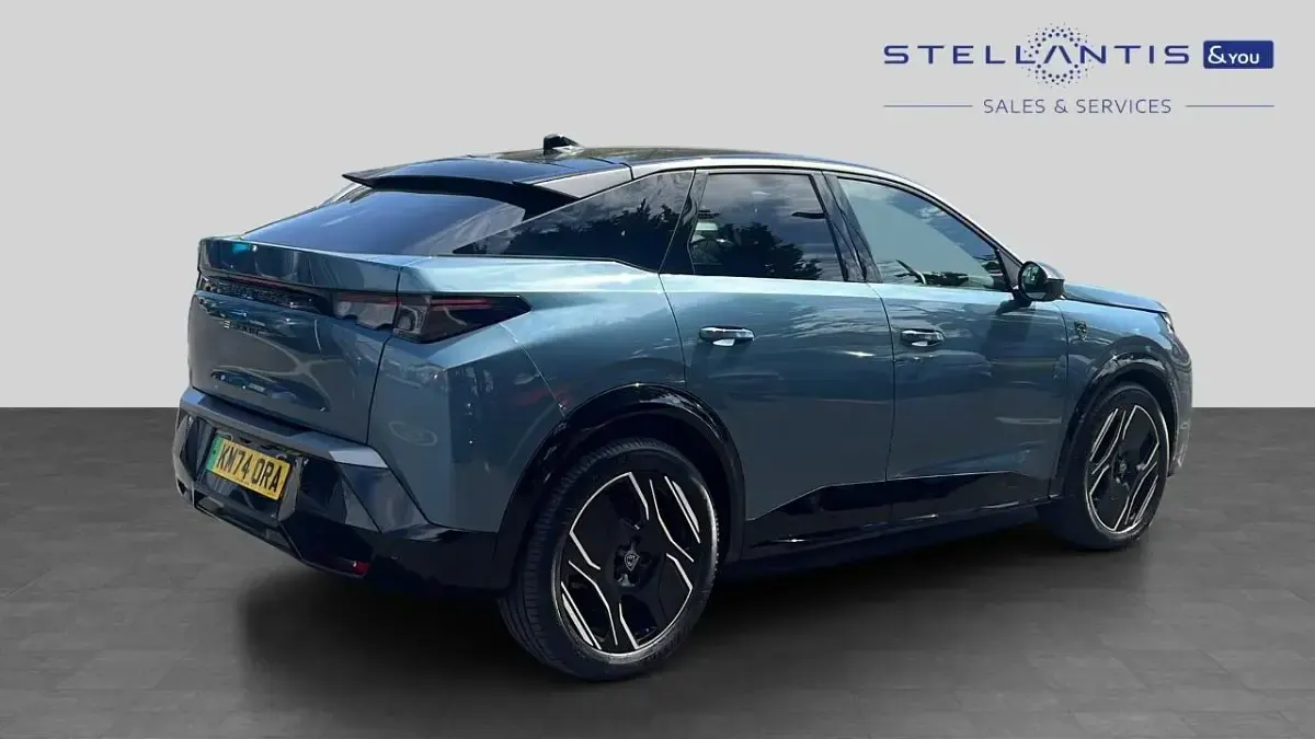 Used Peugeot e-3008 GT 152 kW (207 HP) 2024 Blue SUV