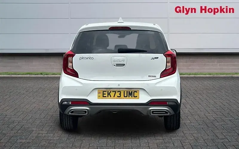 Used Kia Picanto X-Line 67 HP (49 kW) 2023 White Hatchback
