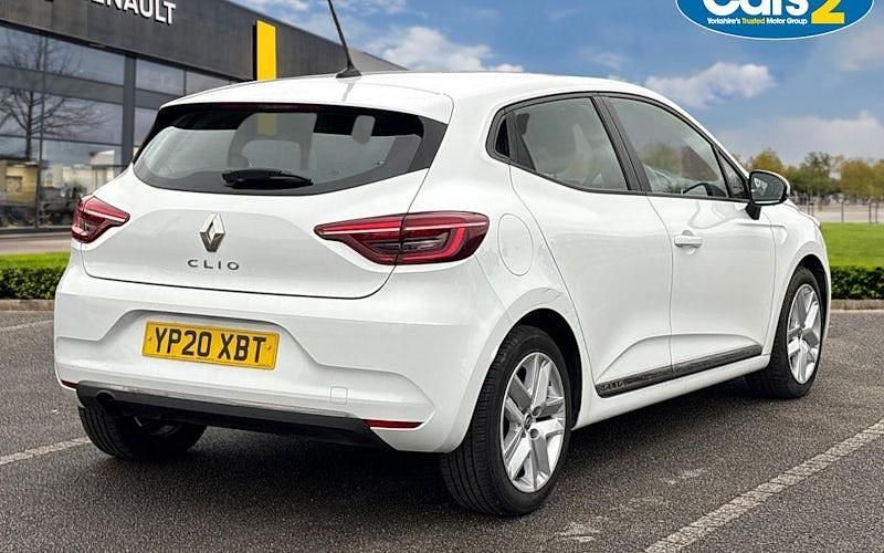 Used Renault Clio V Play 75 HP (55 kW) 2020 White  Hatchback