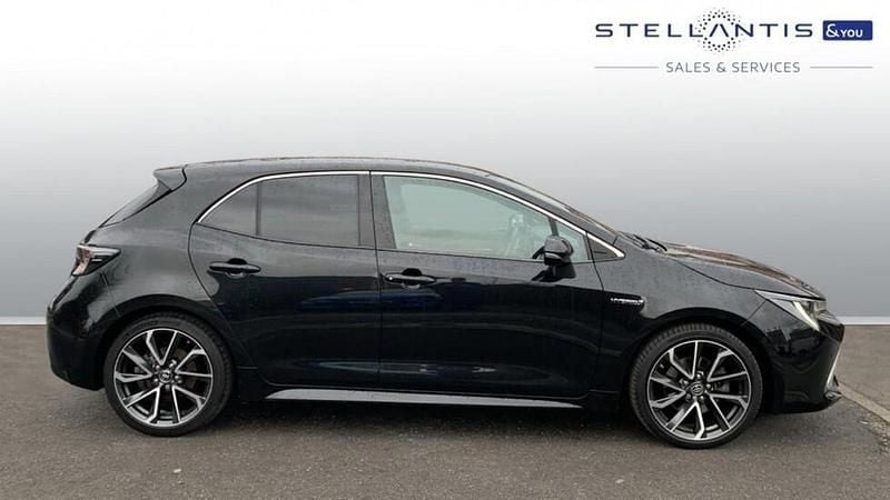 Used Toyota Corolla 181 HP (133 kW) 2021 Blue Hatchback