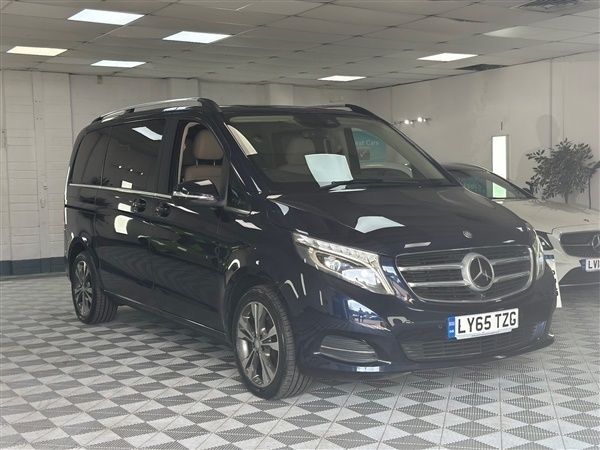 Blue Used 2015 Mercedes V220 MPV | £29,995 (Good price) - Image 1/1