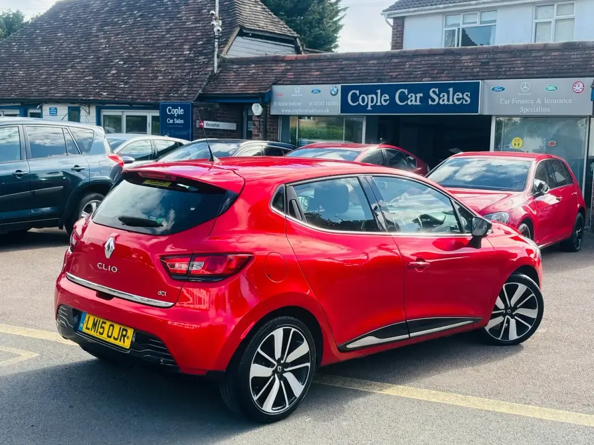 Used Renault Clio IV Dynamique 90 HP (66 kW) 2015 Red Hatchback