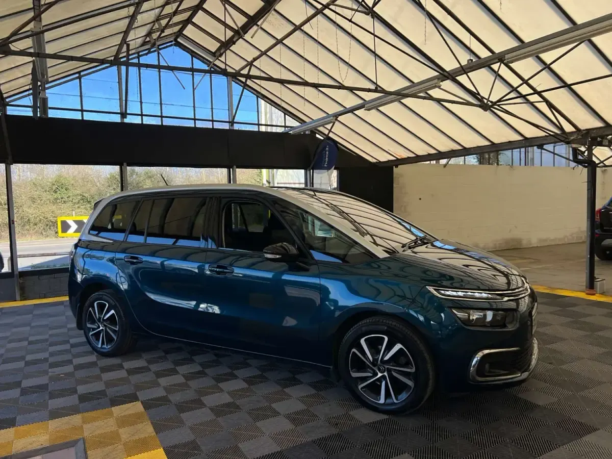 Usado Citroën C4 SpaceTourer Shine 2022 Azul Monovolumen