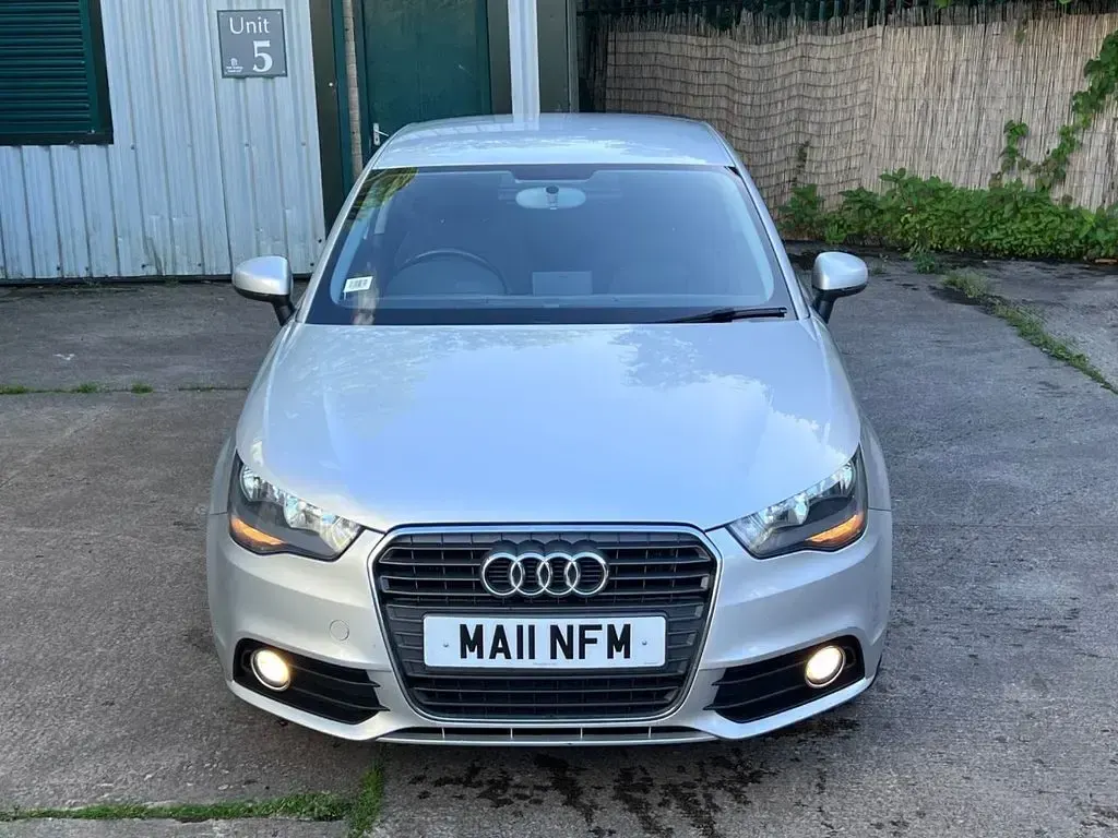 Used Audi A1 Sport 86 HP (63 kW) 2011 Silver Hatchback